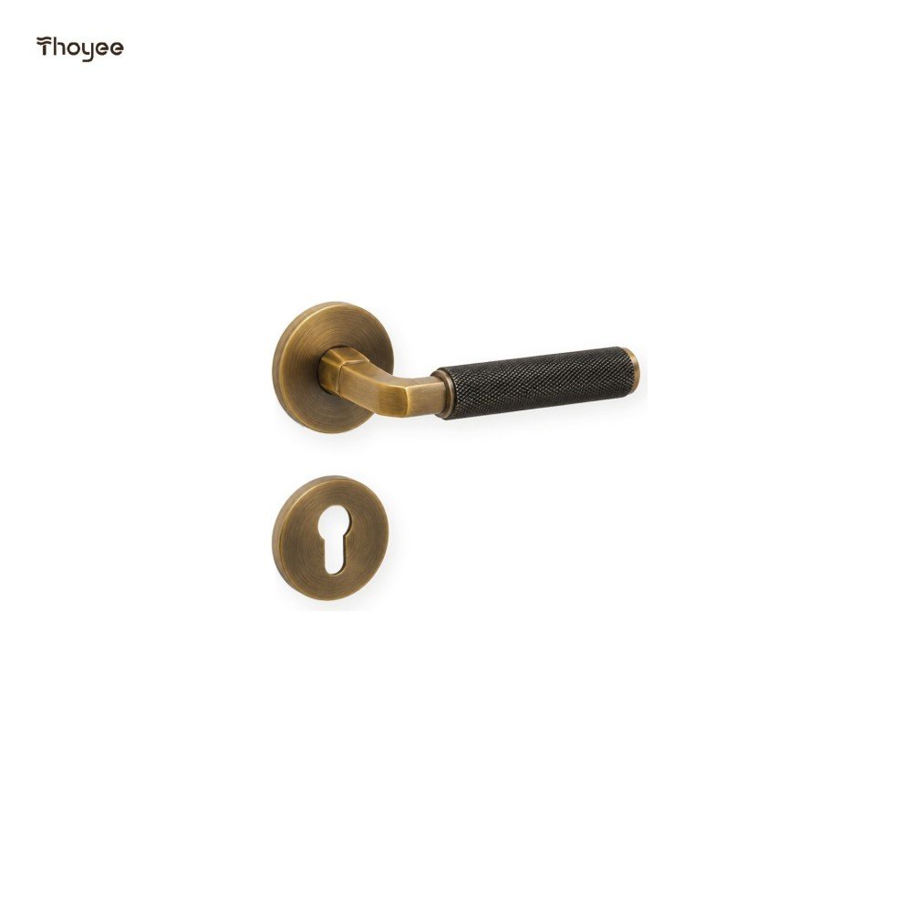 MS-TZKY-008 — Industrial Knurled Brass Door Handle